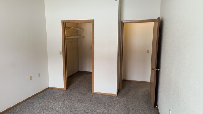 Building Photo - Autumn Glen Townhomes