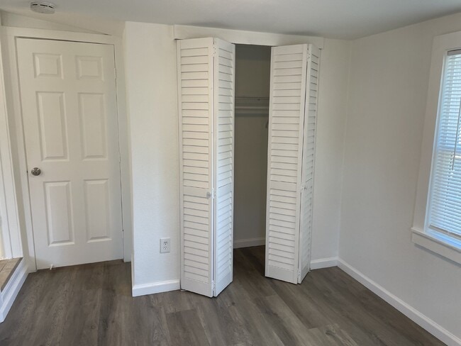 Building Photo - Charming and cozy 2 bedroom home in prime location of Walnut Creek!