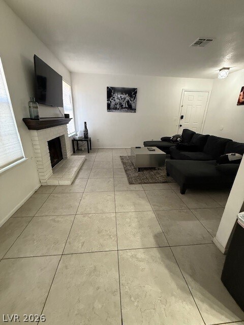 Building Photo - 5576 W Rochelle Ave.