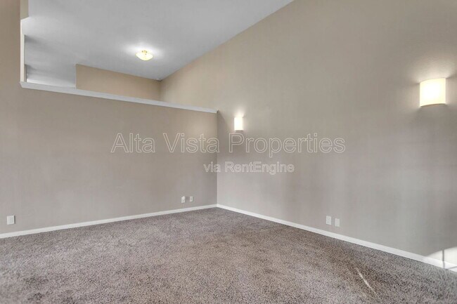 Building Photo - 7960 Mission Vista Dr