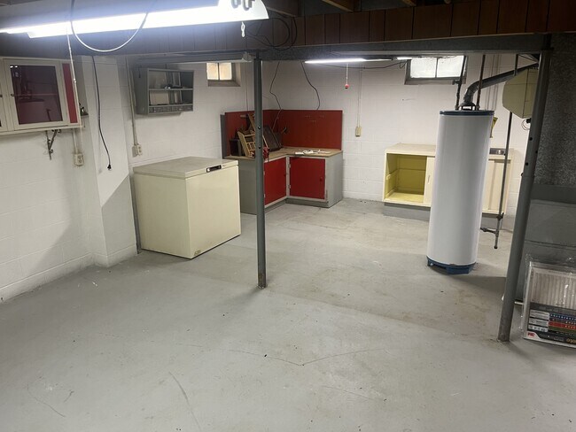 Building Photo - 4281 Middle Urbana Rd