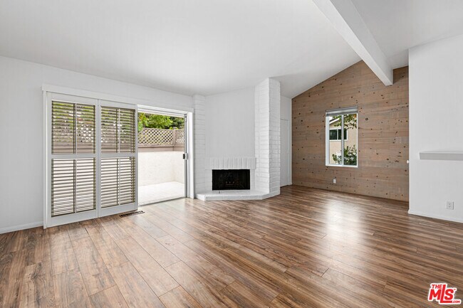 Building Photo - 17114 Palisades Cir