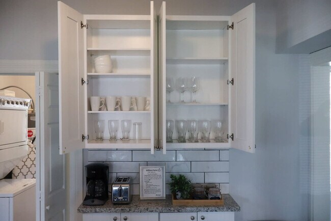 Building Photo - 3321 Charleston St