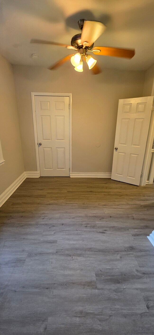 Building Photo - 2434 Druid Park Dr