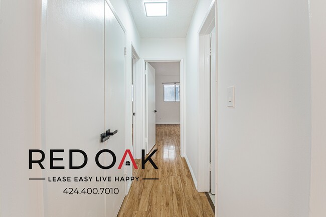 Building Photo - 10535 Lindley Ave