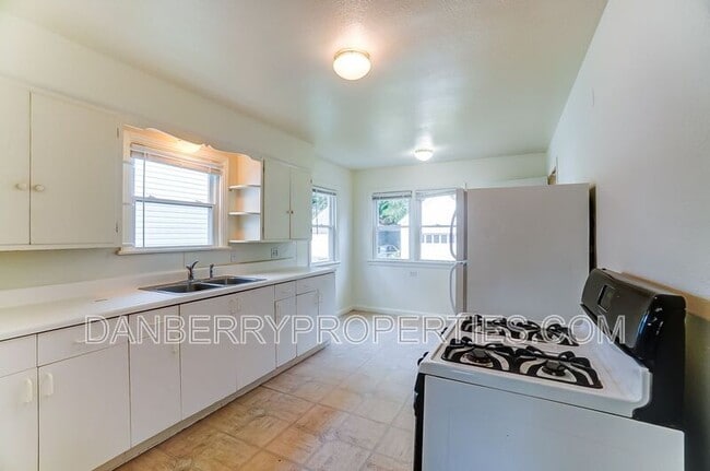 Building Photo - 919 Brookley Blvd