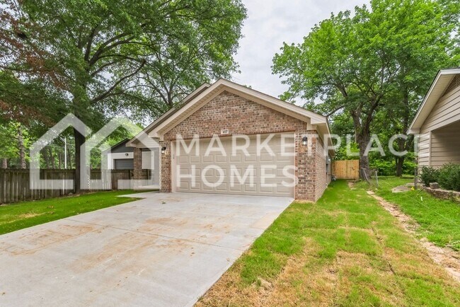 Building Photo - 417 W 20th St