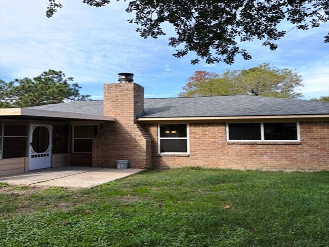 Building Photo - 5363 King Richard Dr