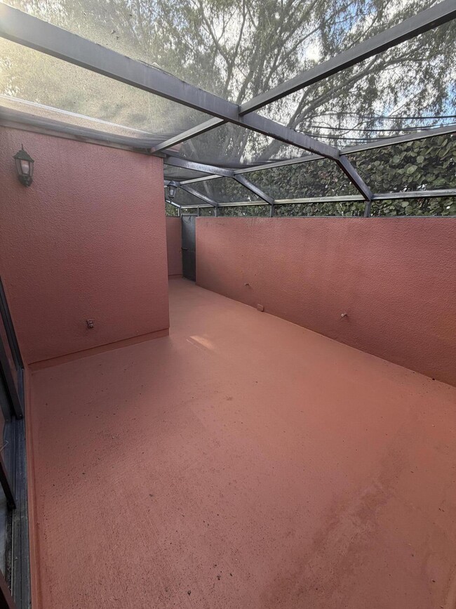 Building Photo - 10343 Greenhouse Rd