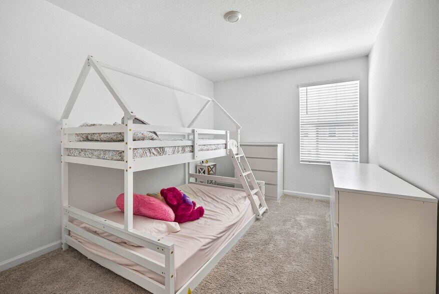 Building Photo - 6150 Calle Ochoa St