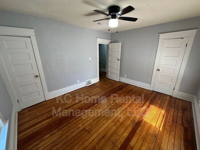 Building Photo - 6118 S Benton Ave