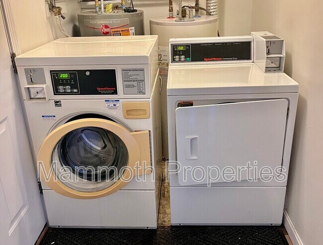 Building Photo - 9 Emerald Dr