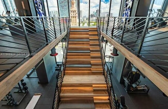 Building Photo - 398 NE 5th St