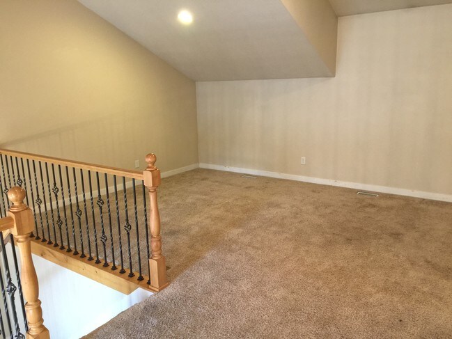 Building Photo - 1035 N 130 W