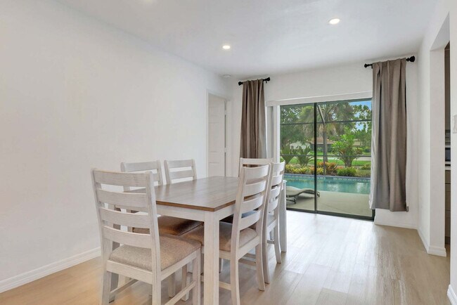 Building Photo - 1514 Forest Lakes Blvd