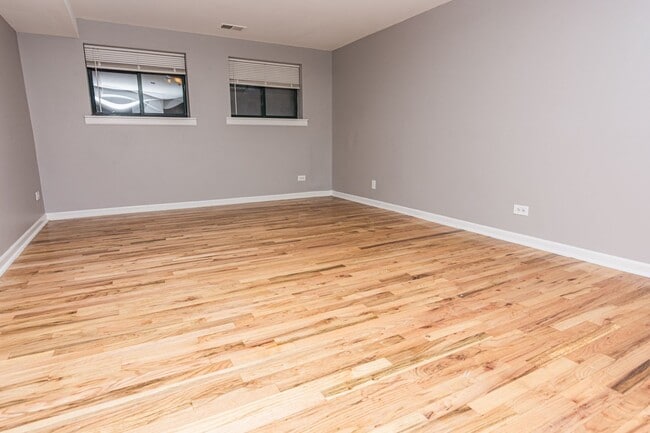 Building Photo - 6137 S Indiana Ave