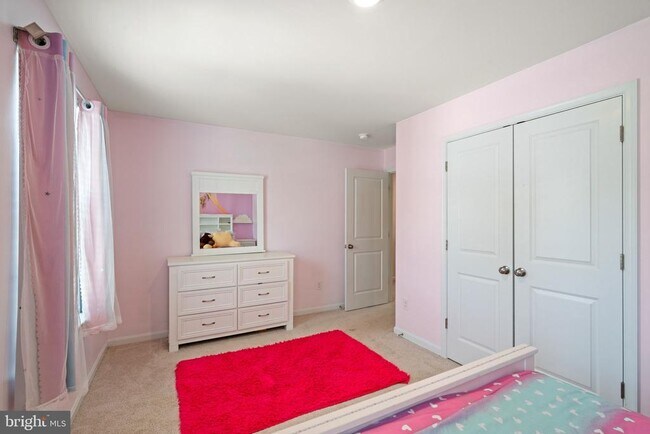 Building Photo - 35418 River Bend Dr