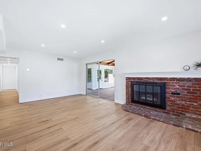 Building Photo - 1492 Mandalay Ct