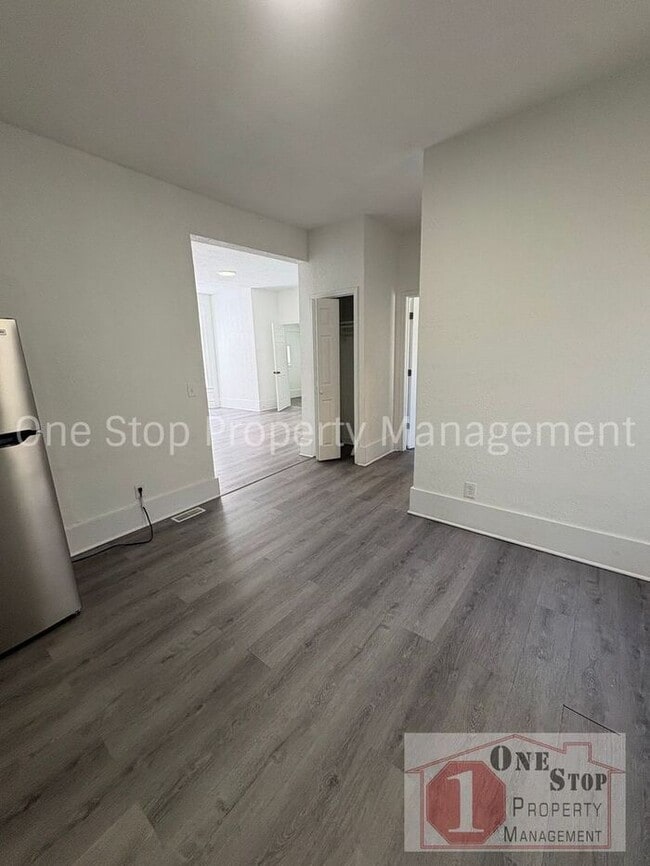 Building Photo - Gorgeous 4 Bedroom, 2 Bath in Independence!