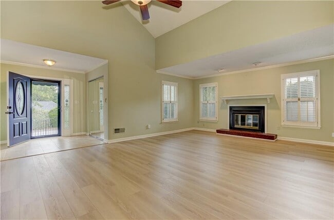 Building Photo - 60 Heartwood Dr NE