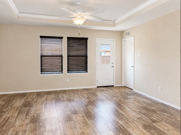 Building Photo - 433 Magma Dr