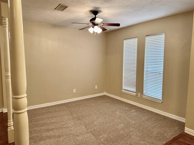 Building Photo - 239 Ridgewood Dr