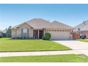Building Photo - Close to Barksdale Air Force Base...