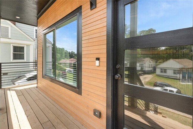 Building Photo - 255 Mathewson Pl SW