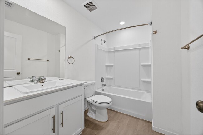 Building Photo - 6523 Water Oak Grn Ln