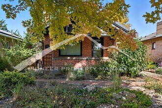 Building Photo - Charming Home with Central AC and Fenced Yard