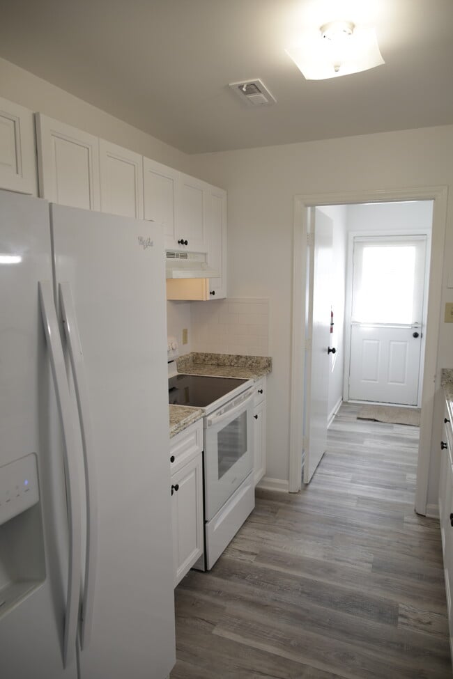 Building Photo - 12300 Rock Canyon Dr