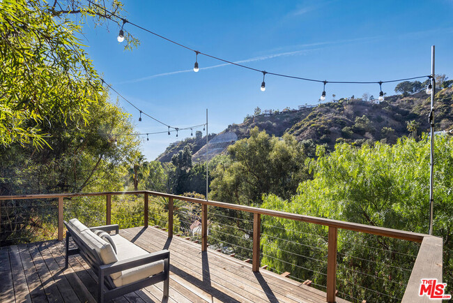 Building Photo - 1930 Laurel Canyon Blvd