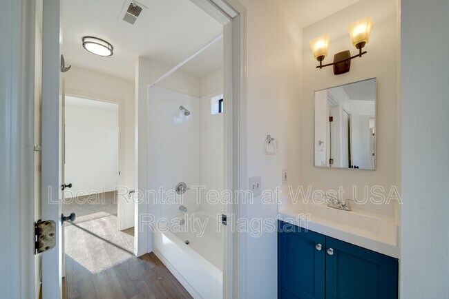 Building Photo - 55 S Pinegrove Rd