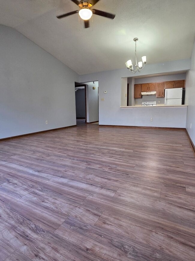 Building Photo - 629 Potomac Ct