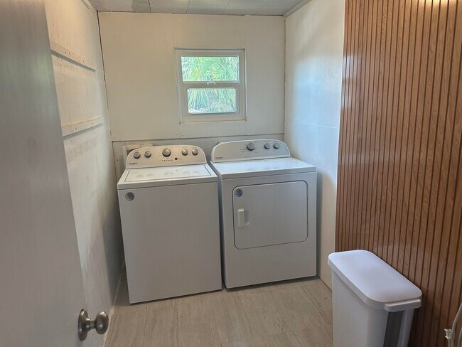 Building Photo - 6951 Middleton Ave