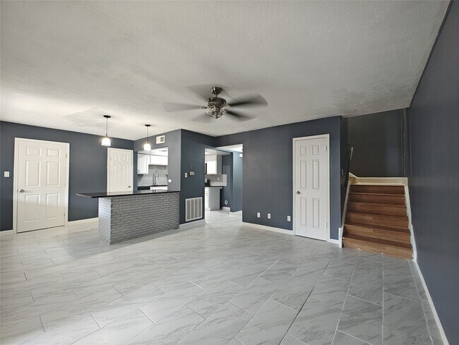 Building Photo - 2252 Shadowdale Dr