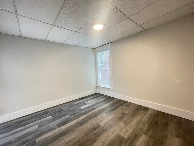 Building Photo - 325 Amherst St