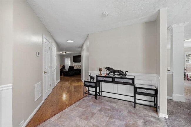 Building Photo - 6115 Riveroak Terrace