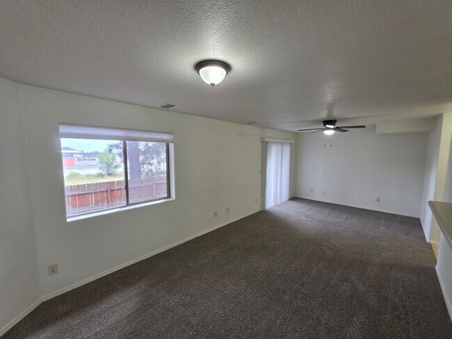 Building Photo - 6452 N Conrad Ln