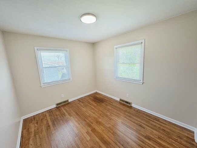 Building Photo - Modern Ranch Retreat