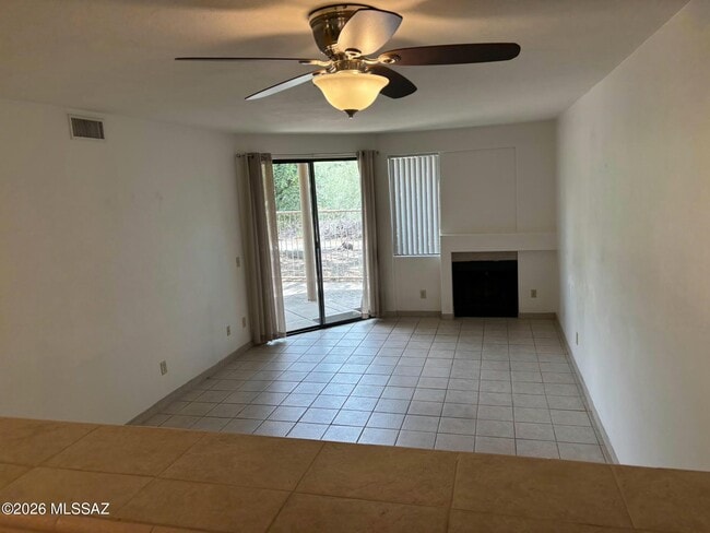 Building Photo - 5675 N Camino Esplendora