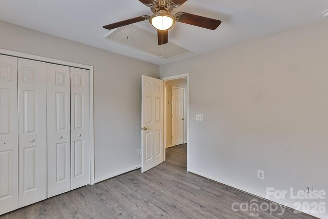 Building Photo - 8946 Chalkstone Rd