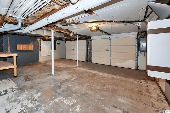 Building Photo - 1327 3rd Ave SW