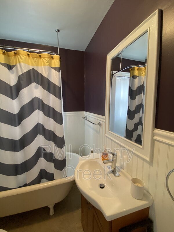 Building Photo - 3195 Fenton St