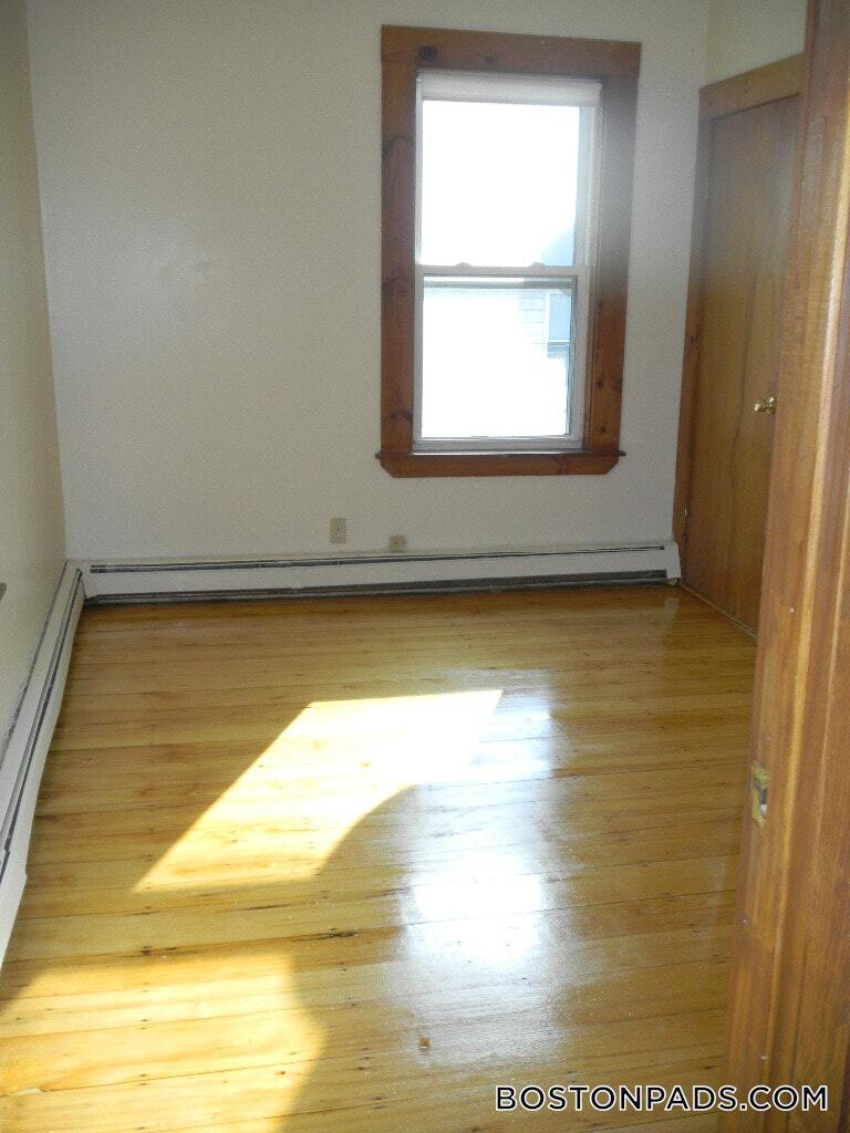 Building Photo - 40 Mozart St