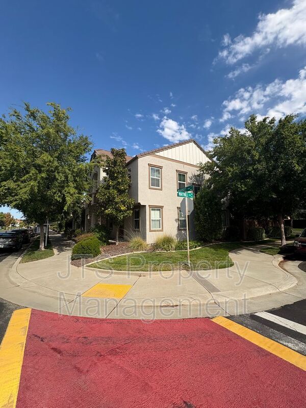 Building Photo - 2889 Market St