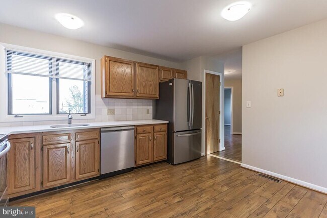 Building Photo - 109 Foxfire Dr