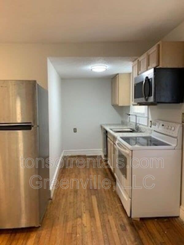 Building Photo - 414 Randall St