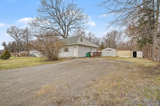 Building Photo - 2585 State Rte 55