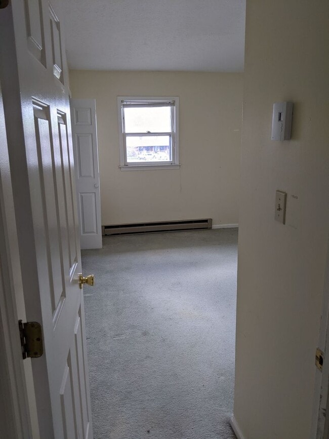 Building Photo - 138 Adams Ln